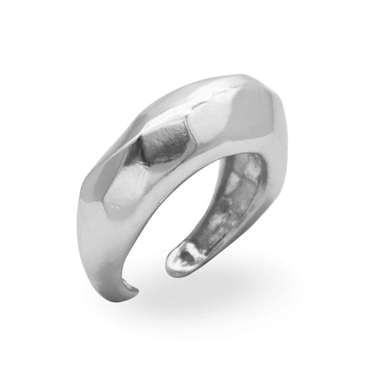 Anillo de metal con textura de burbujas